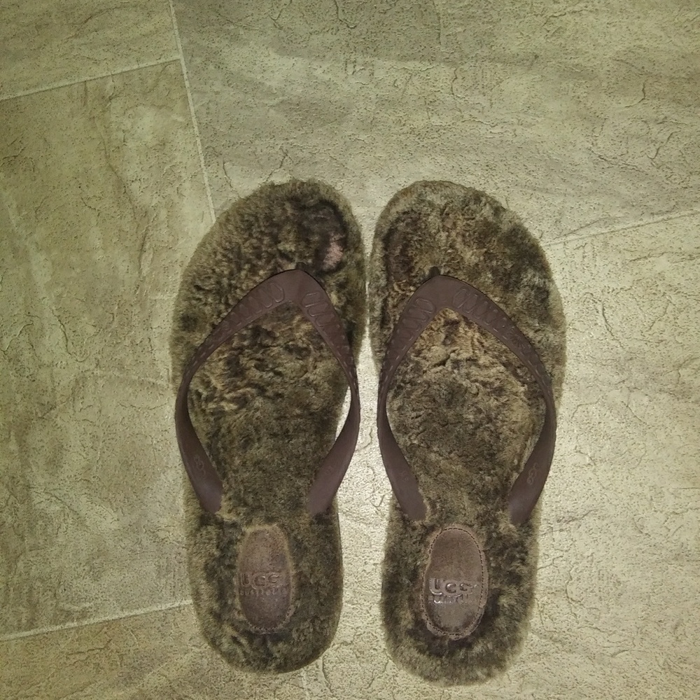Ladie's Ugg Flip Flops
